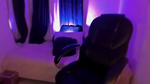 isabella online show from July 2026 12:26:02 AM