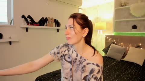 Snapshot of isabelkiss chatting on April 2026 12:48:02 PM IsabelKiss online show from April 2026 12:48:02 PM