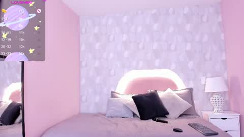 Snapshot of isabella__milf chatting on July 2026 07:17:01 PM isabella__milf online show from July 2026 07:17:01 PM