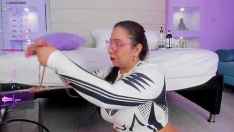Snapshot of isabella_daniell chatting on January 2025 03:32:02 AM Isa online show from January 2025 03:32:02 AM