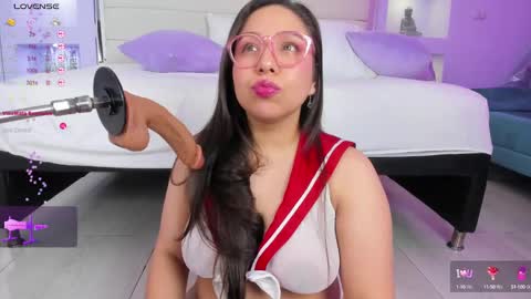 Snapshot of isabella_daniell chatting on February 2025 03:29:02 AM Isa online show from February 2025 03:29:02 AM
