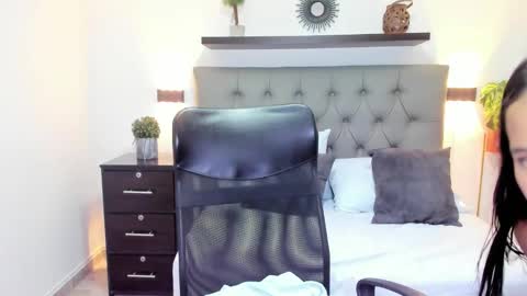 Snapshot of isabella_florez22 chatting on February 2025 06:13:02 PM Isabel florez online show from February 2025 06:13:02 PM