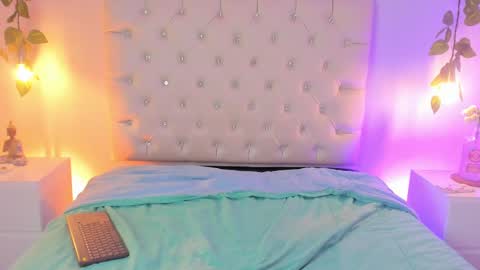   online show from September 2025 08:54:01 PM