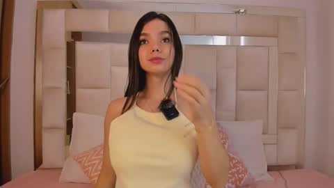 isabella_gomez11 online show from December 2025 06:17:01 PM