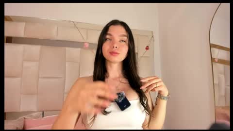 isabella_gomez11 online show from June 2026 11:31:02 PM