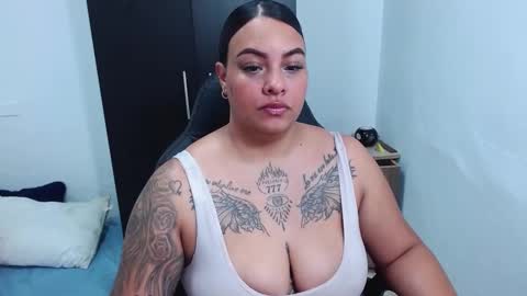 Snapshot of isabella_hots chatting on February 2025 11:25:02 AM estefania online show from February 2025 11:25:02 AM