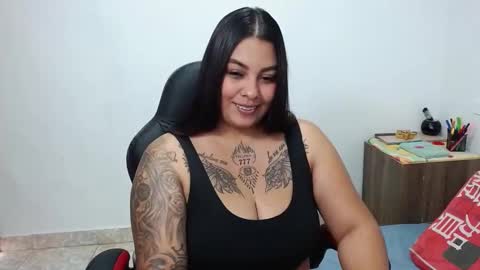 Snapshot of isabella_hots chatting on March 2025 03:39:01 PM estefania online show from March 2025 03:39:01 PM