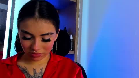 Snapshot of isabella_hv chatting on June 2026 06:45:02 PM ISABELLA online show from June 2026 06:45:02 PM