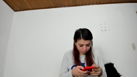 isabella_jaramillo online show from November 2025 12:26:01 PM