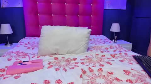 isabella lovestory online show from December 2025 08:57:01 PM