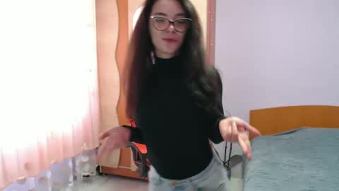 Bella online show from February 2025 10:05:01 AM