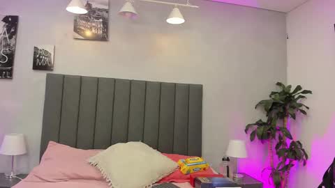 Isabella Nowa online show from February 2026 11:46:02 AM