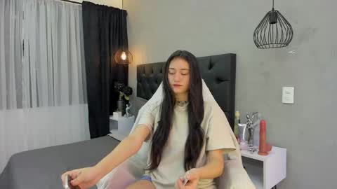 Isabella Nowa online show from February 2026 12:03:01 PM