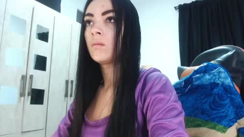 Snapshot of isabella_piercee chatting on May 2026 09:36:01 AM isabella_piercee online show from May 2026 09:36:01 AM
