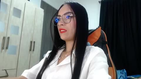 Snapshot of isabella_piercee chatting on May 2026 09:59:01 AM isabella_piercee online show from May 2026 09:59:01 AM