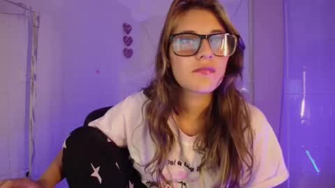 Isabella Rros online show from October 2025 12:44:02 AM