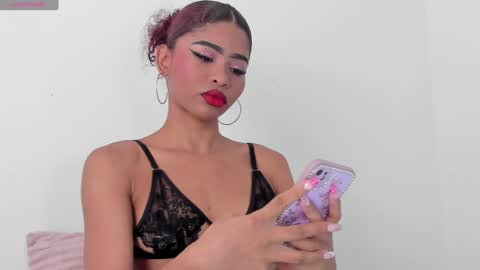 Snapshot of isabella_sex18 chatting on February 2025 12:49:01 AM isabella online show from February 2025 12:49:01 AM