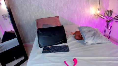 Snapshot of isabella_zc chatting on February 2025 04:20:02 PM isabella zc online show from February 2025 04:20:02 PM