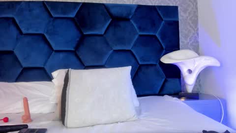 isabellaa_palacios online show from October 2025 07:44:02 PM