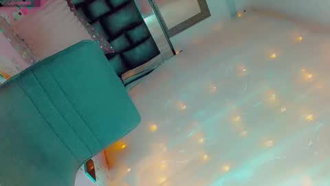 isabellagirs online show from January 2026 06:26:01 AM