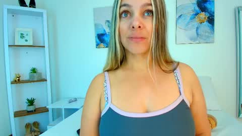 Isabella  online show from April 2026 01:12:01 PM