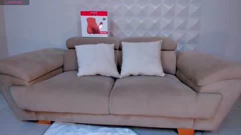 Isa Hill  online show from December 2024 07:56:01 PM