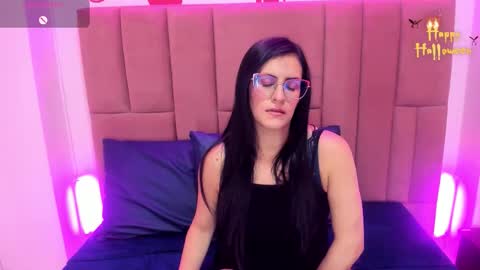 Isabella - Schedule 1500 - 2200 gtm-5 online show from October 2025 08:18:01 PM