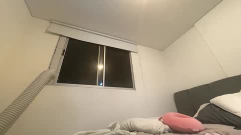 Snapshot of isabellakoffs chatting on April 2026 04:05:02 AM Isabella.. back again online show from April 2026 04:05:02 AM