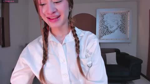 Snapshot of isabellamoretti1 chatting on July 2026 05:05:01 AM Isabella Moretti online show from July 2026 05:05:01 AM