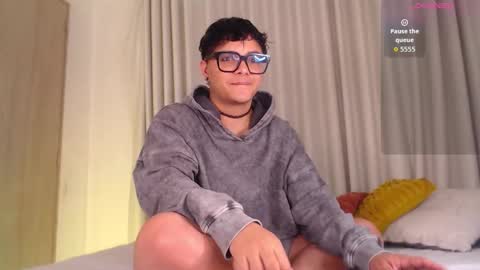 Isabella Mout  online show from February 2026 11:44:01 AM