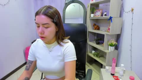 isebella online show from April 2026 01:05:01 PM