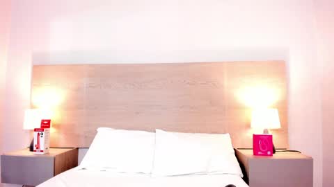 isabellathomass online show from May 2026 07:20:02 PM