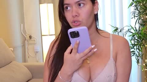 Snapshot of isabellauribe chatting on March 2026 04:18:01 PM isabellauribe online show from March 2026 04:18:01 PM