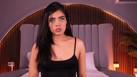 Snapshot of isabellax21 chatting on April 2026 04:46:02 AM Isa online show from April 2026 04:46:02 AM