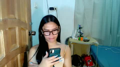 Snapshot of isabelle_amore chatting on July 2026 03:23:01 AM Ysa online show from July 2026 03:23:01 AM