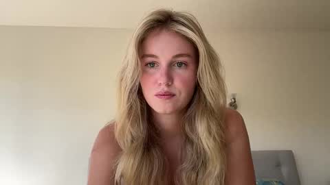 isabellesings online show from March 2026 11:16:01 PM