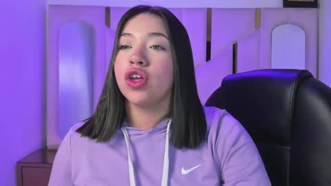 Snapshot of isabellrodriguez18 chatting on April 2026 05:19:02 AM isabellrodriguez18 online show from April 2026 05:19:02 AM
