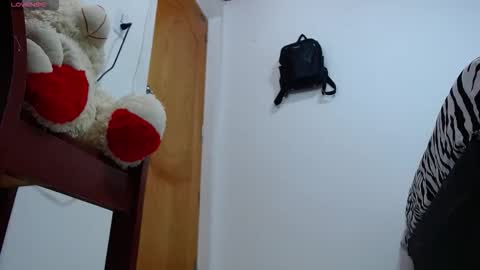 isadora online show from November 2025 06:59:02 PM