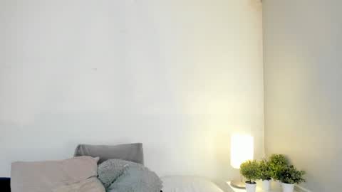 isameow online show from February 2025 12:31:02 AM