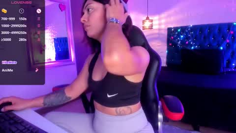 isabel  online show from September 2025 10:53:01 PM