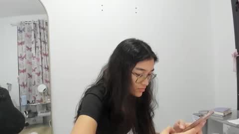 Isa Suarez online show from March 2026 08:59:01 PM