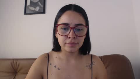 Emma online show from October 2025 04:40:02 PM