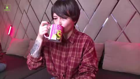 Snapshot of ishtardivine chatting on November 2025 10:57:02 AM Ishtar online show from November 2025 10:57:02 AM