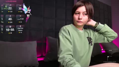 Snapshot of ishtardivine chatting on November 2025 04:33:02 AM Ishtar online show from November 2025 04:33:02 AM