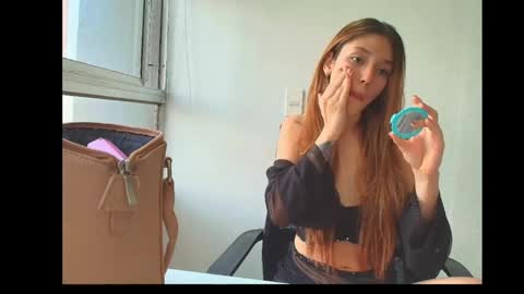 Snapshot of isis_pink chatting on April 2026 02:55:02 PM Alaya online show from April 2026 02:55:02 PM