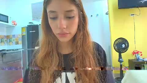 Snapshot of isis_pink chatting on April 2026 03:40:02 PM Alaya online show from April 2026 03:40:02 PM