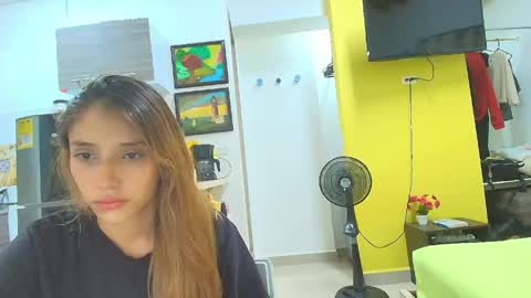 Snapshot of isis_pink chatting on May 2026 01:45:01 AM Alaya online show from May 2026 01:45:01 AM