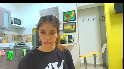 Snapshot of isis_pink chatting on May 2026 12:00:02 PM Alaya online show from May 2026 12:00:02 PM
