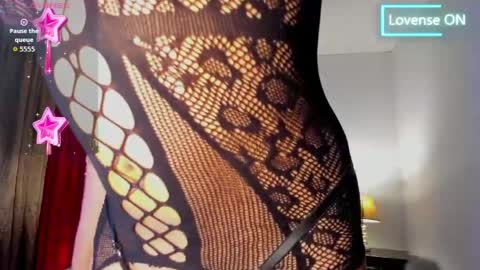 isis_shine online show from April 2026 12:28:01 PM