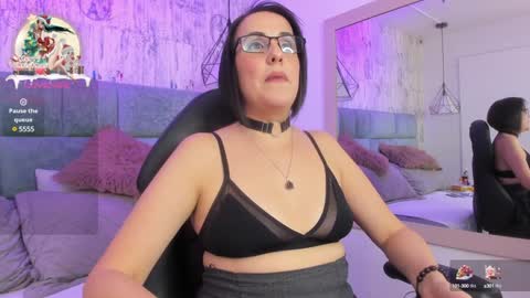 Snapshot of isisblakee chatting on December 2024 04:47:02 PM Isis online show from December 2024 04:47:02 PM